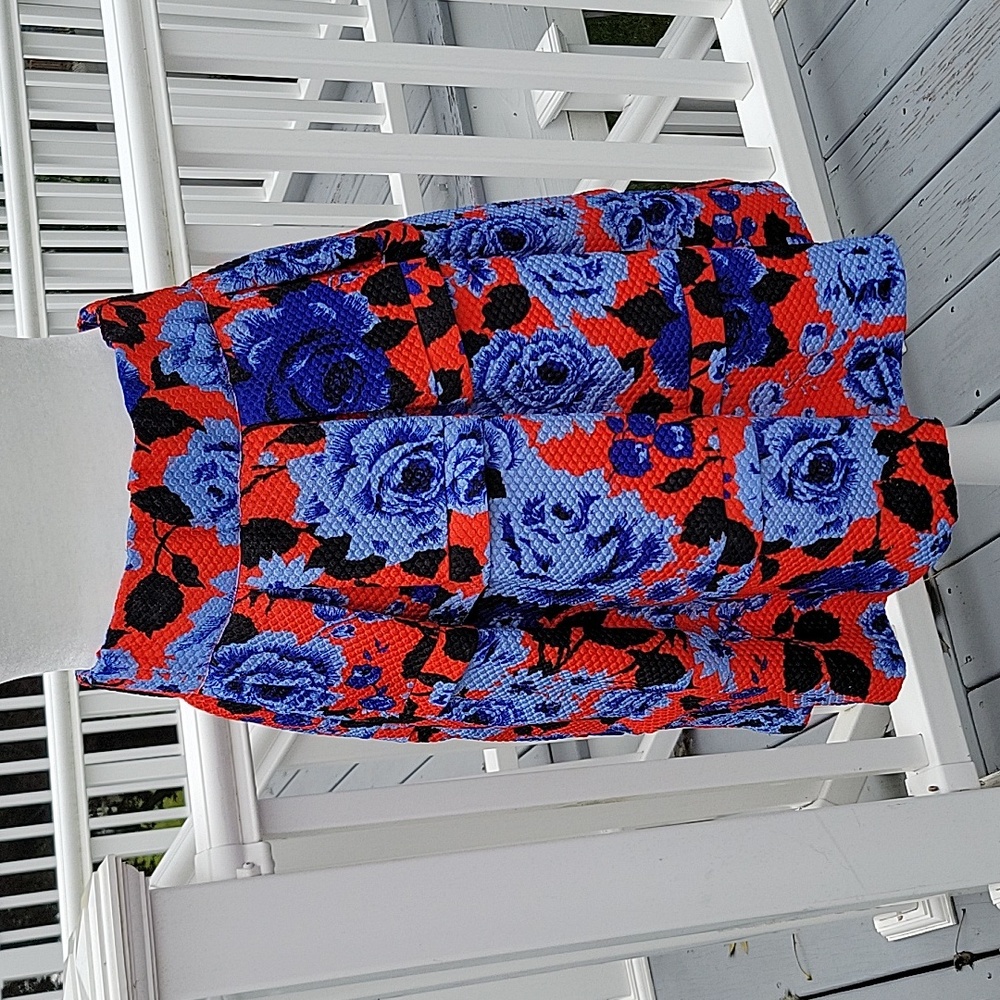 Black Friday Sale: HD in Paris Floral Skirt with Pockets,  XL,  EUC